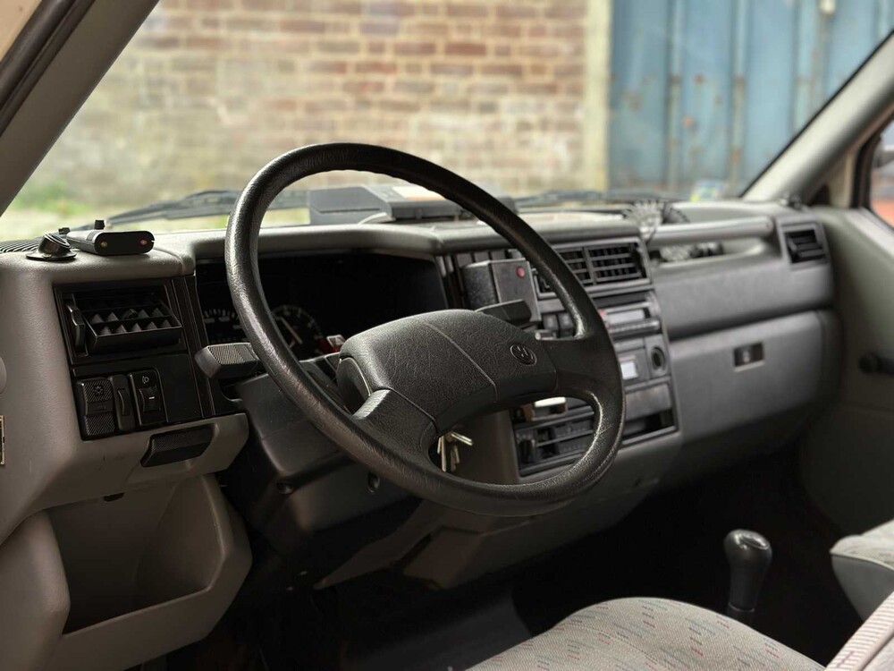 Volkswagen 70X0D Camper 78pk 1994, 85-BL-LJ