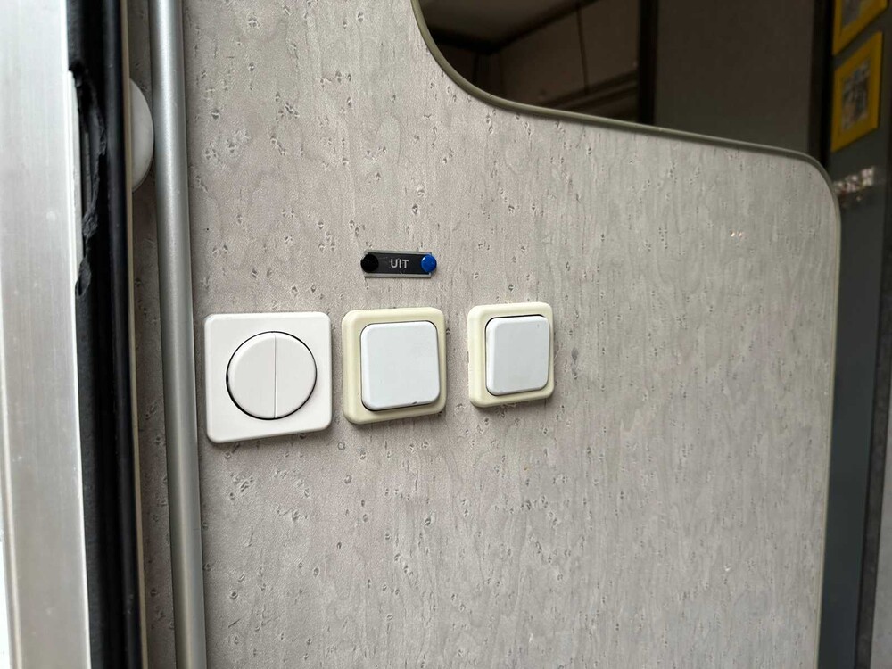 Volkswagen 70X0D Camper 78pk 1994, 85-BL-LJ