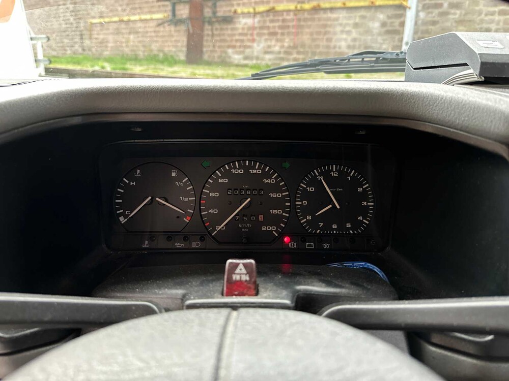 Volkswagen 70X0D Camper 78pk 1994, 85-BL-LJ