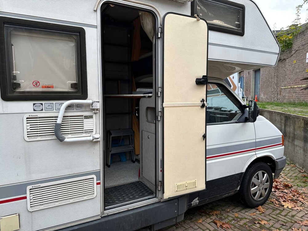 Volkswagen 70X0D Camper 78pk 1994, 85-BL-LJ