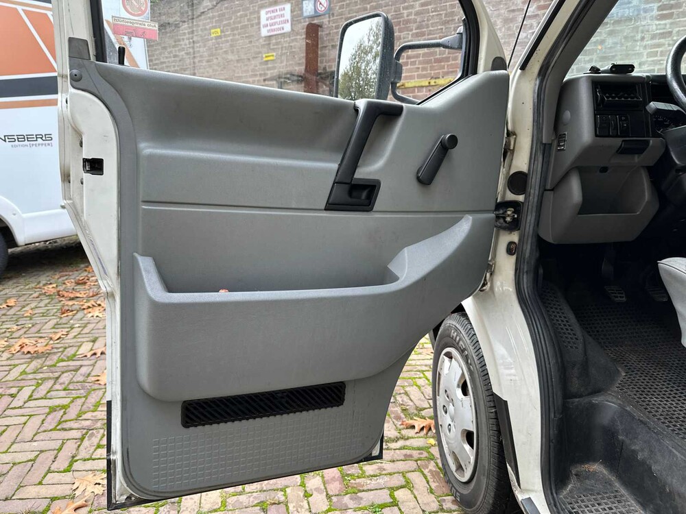 Volkswagen 70X0D Camper 78pk 1994, 85-BL-LJ