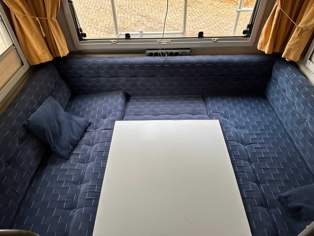 Volkswagen 70X0D Camper 78pk 1994, 85-BL-LJ