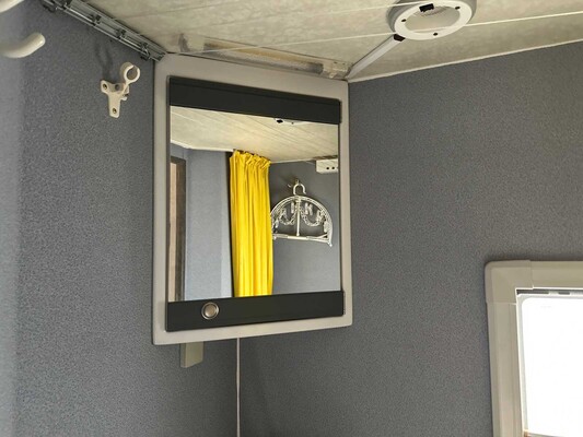 Volkswagen 70X0D Camper 78pk 1994, 85-BL-LJ