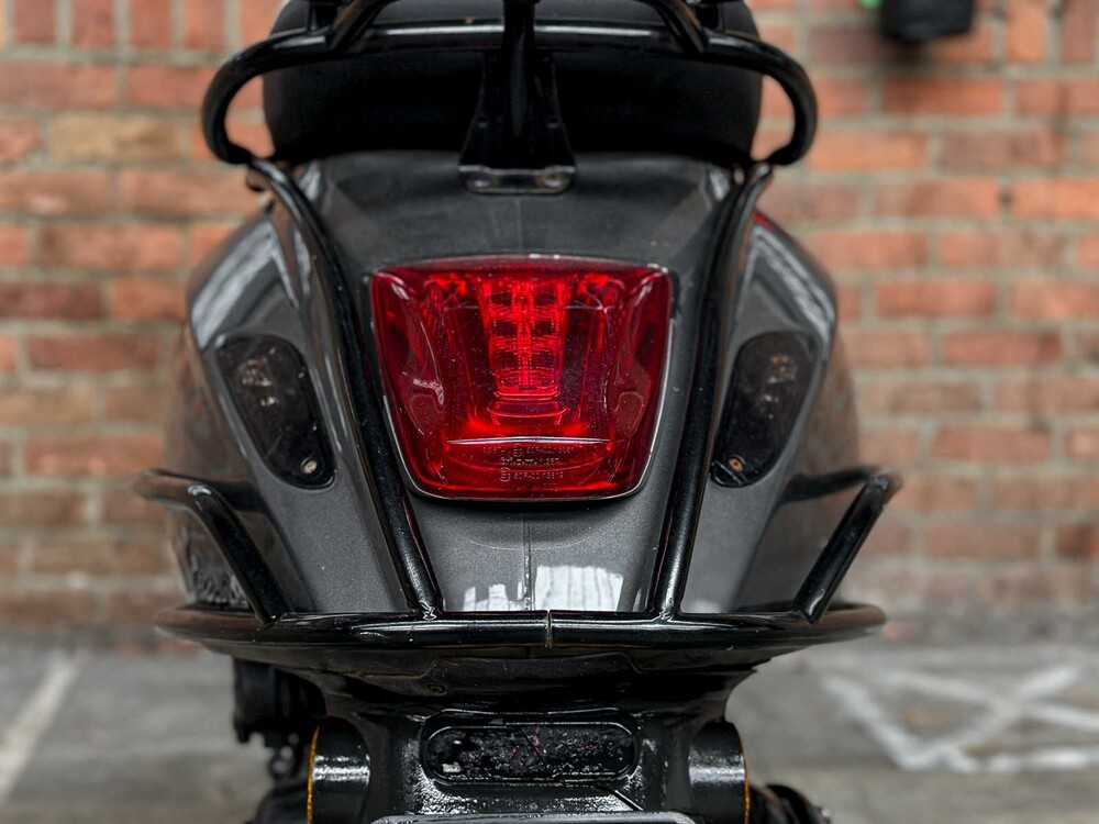 Vespa Sprint 4T Piaggio Scooter, DGJ-02-P