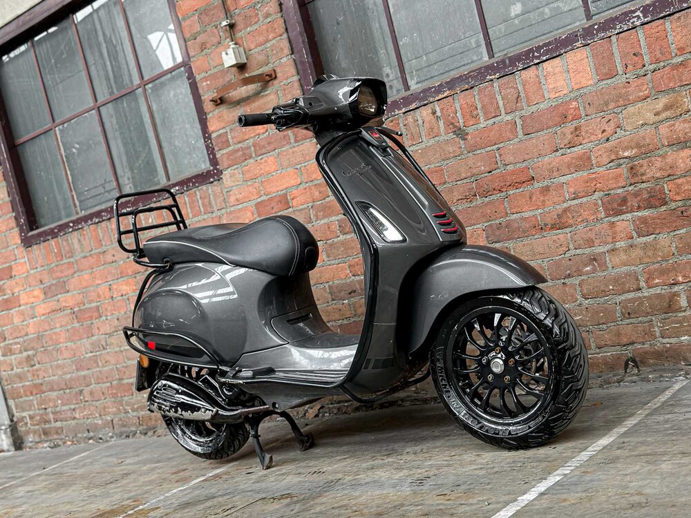 Vespa Sprint 4T Piaggio Scooter, DGJ-02-P