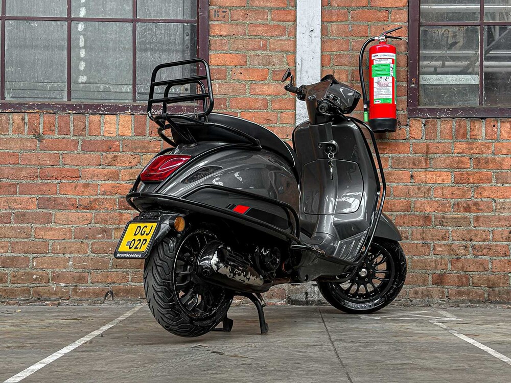Vespa Sprint 4T Piaggio Scooter, DGJ-02-P