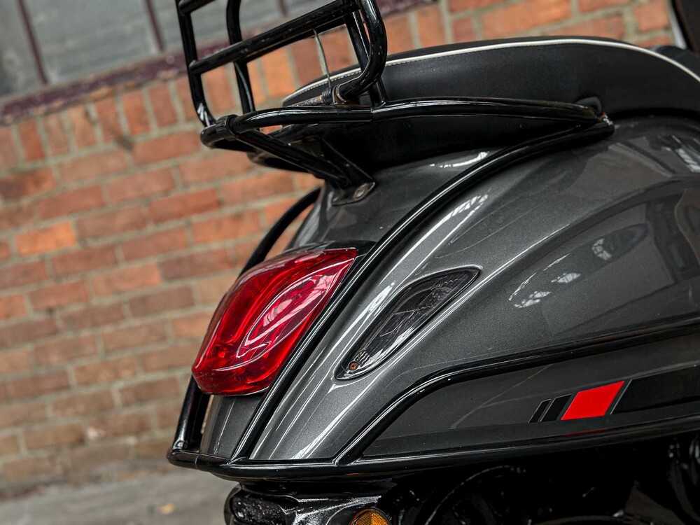 Vespa Sprint 4T Piaggio Scooter, DGJ-02-P