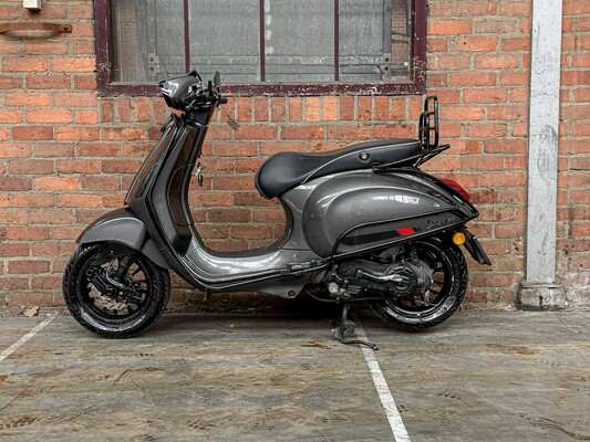 Vespa Sprint 4T Piaggio Scooter, DGJ-02-P