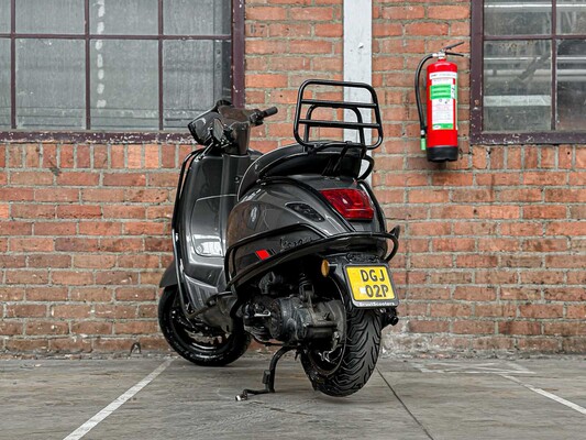 Vespa Sprint 4T Piaggio Scooter, DGJ-02-P