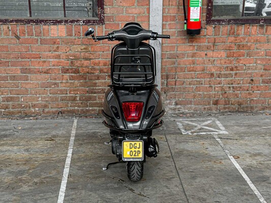 Vespa Sprint 4T Piaggio Scooter, DGJ-02-P
