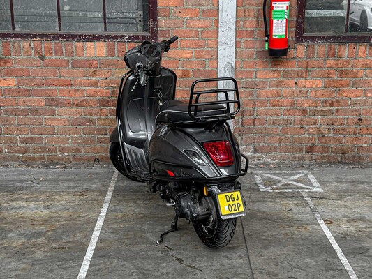 Vespa Sprint 4T Piaggio Scooter, DGJ-02-P