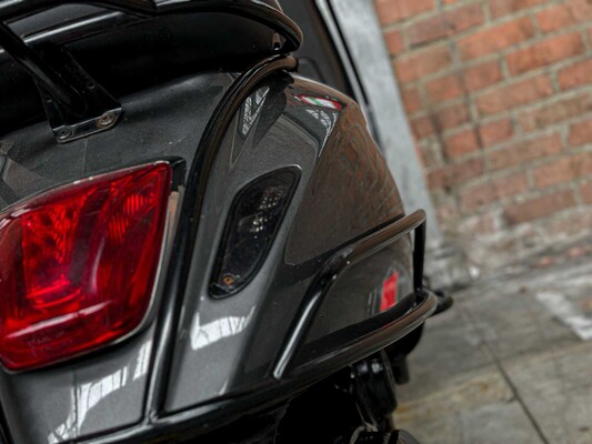 Vespa Sprint 4T Piaggio Scooter, DGJ-02-P