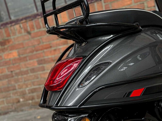 Vespa Sprint 4T Piaggio Scooter, DGJ-02-P