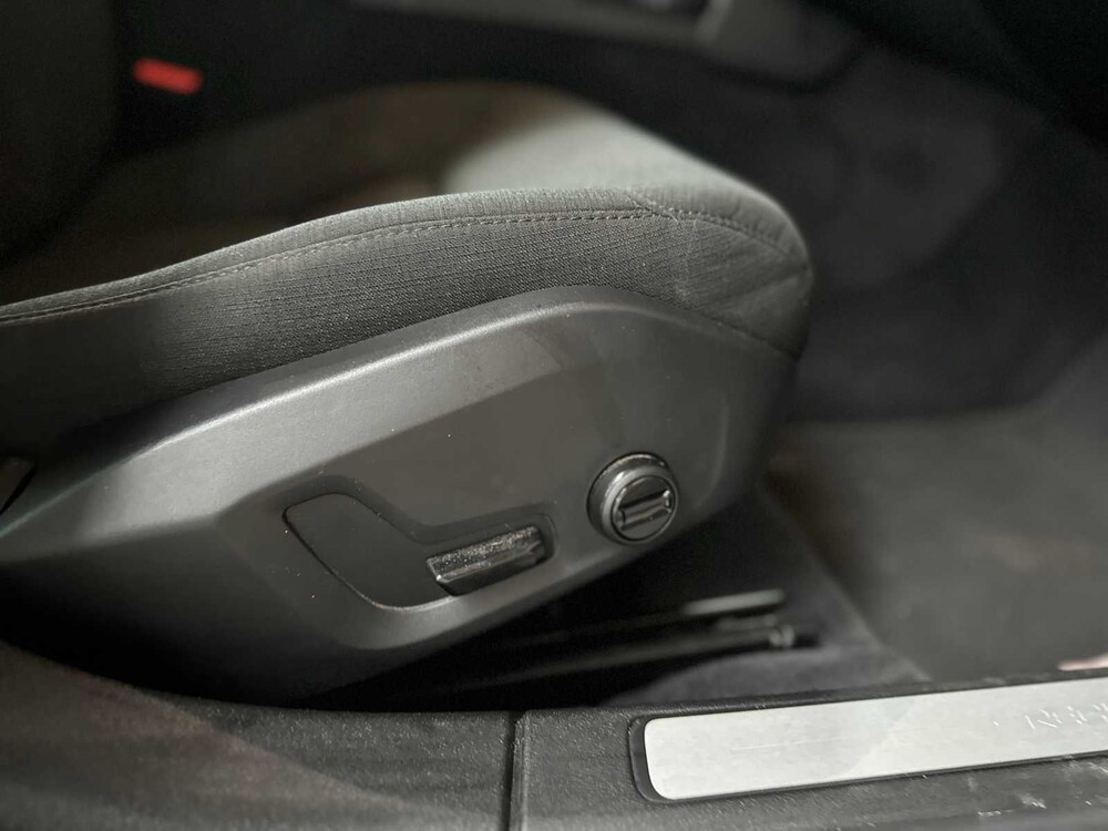 Volvo V60 2.0 T6 Recharge AWD Business Pro 341pk 2021, K-930-ZF