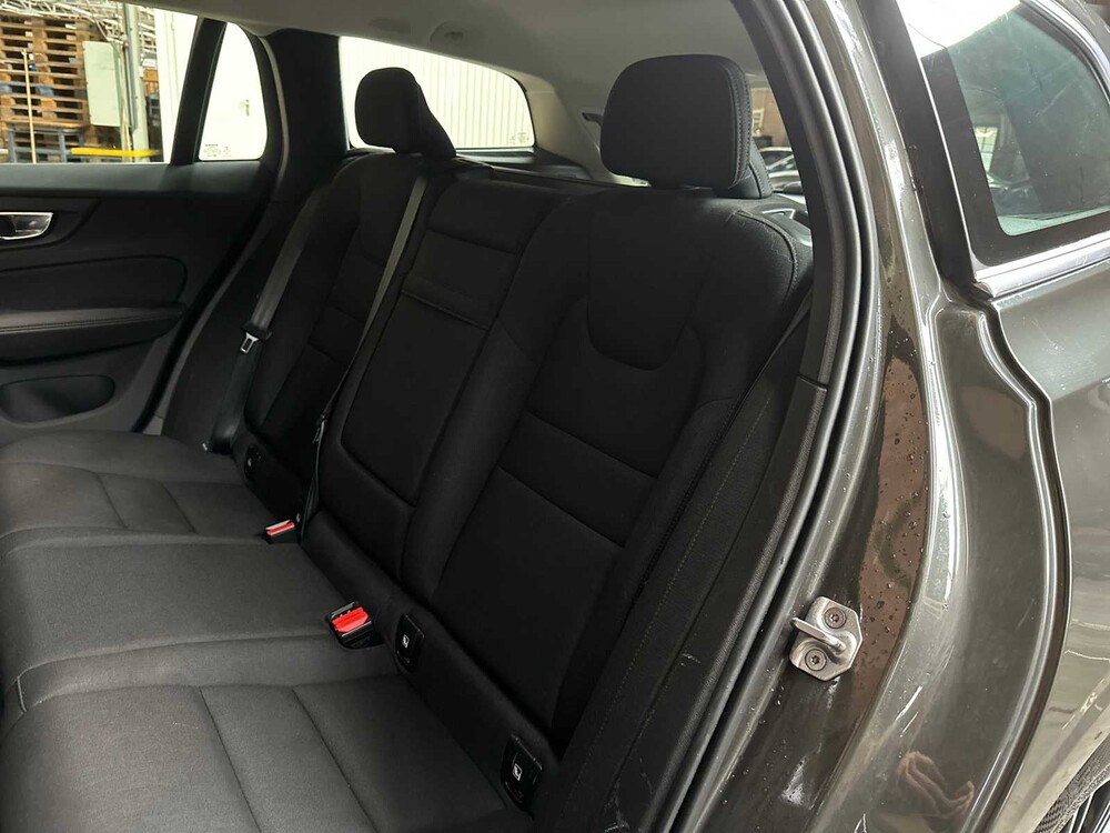 Volvo V60 2.0 T6 Recharge AWD Business Pro 341pk 2021, K-930-ZF