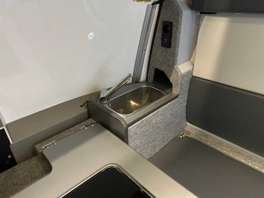 Volvo V70 Nilsson Kampeerauto -Ambulance- AWD 285pk 2013 Camper, N-746-XV