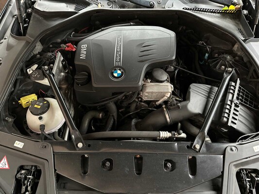 BMW 528i Touring Luxury Edition F11 245pk 2014 5-serie, 6-TZT-71
