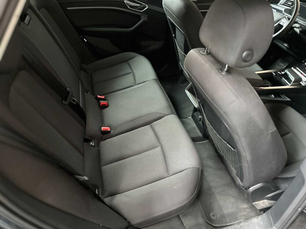 Audi e-tron 50 Quattro Launch Edition 71 kWh 313pk 2020 (Origineel-NL & 1e Eigenaar), J-840-LR