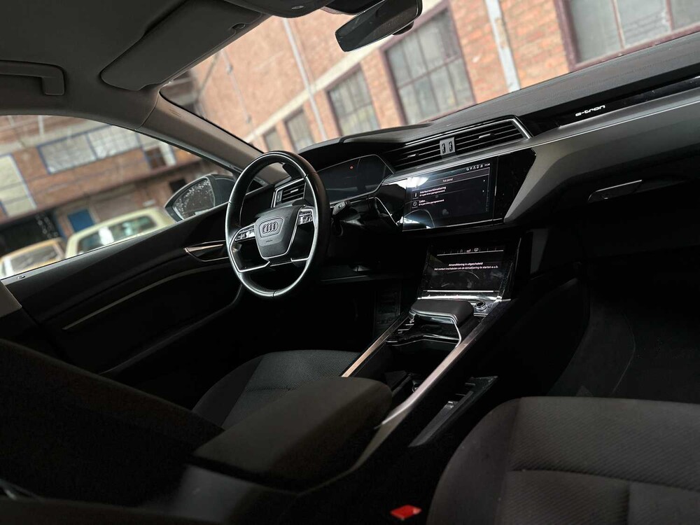 Audi e-tron 50 Quattro Launch Edition 71 kWh 313pk 2020 (Origineel-NL & 1e Eigenaar), J-840-LR