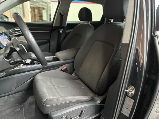 Audi e-tron 50 Quattro Launch Edition 71 kWh 313pk 2020 (Origineel-NL & 1e Eigenaar), J-840-LR