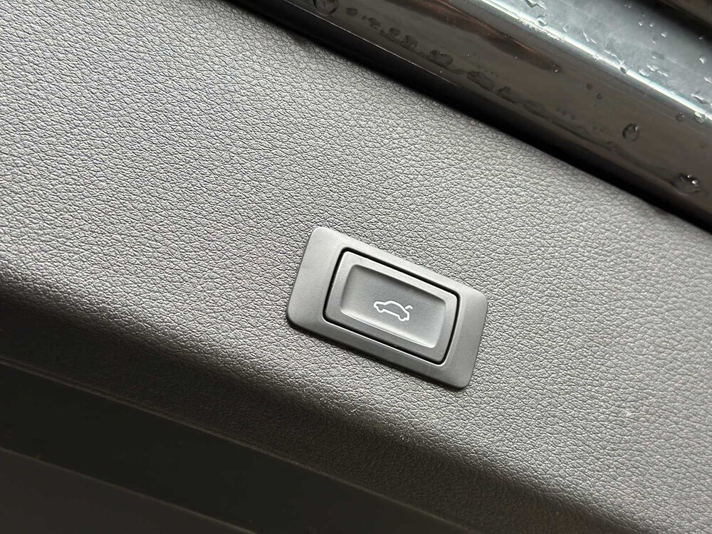 Audi E-tron 50 quattro Business edition 71 kWh 313pk 2020 (Origineel-NL+ 1e eigenaar), J-695-PX