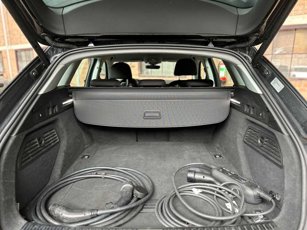 Audi E-tron 50 quattro Business edition 71 kWh 313pk 2020 (Origineel-NL+ 1e eigenaar), J-695-PX