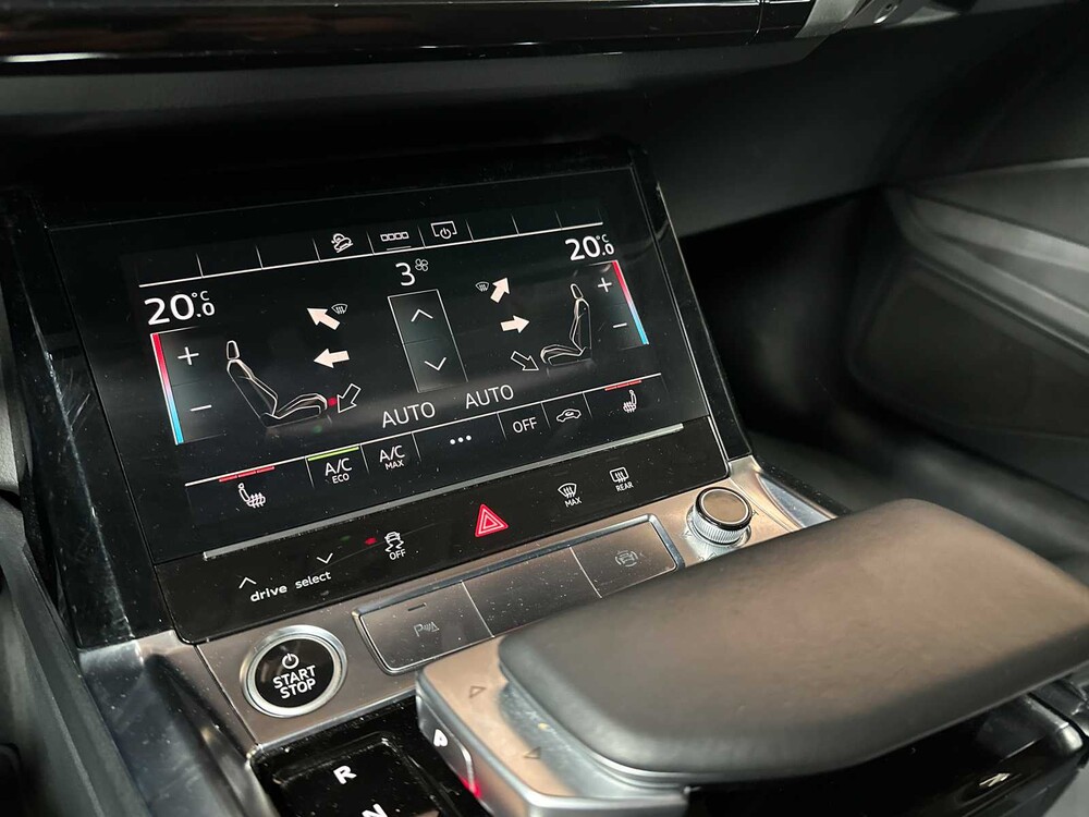 Audi E-tron 50 quattro Business edition 71 kWh 313pk 2020 (Origineel-NL+ 1e eigenaar), J-695-PX