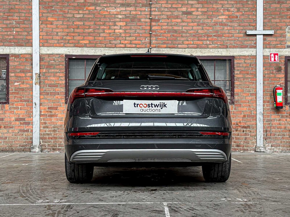 Audi E-tron 50 quattro Business edition 71 kWh 313pk 2020 (Origineel-NL+ 1e eigenaar), J-695-PX