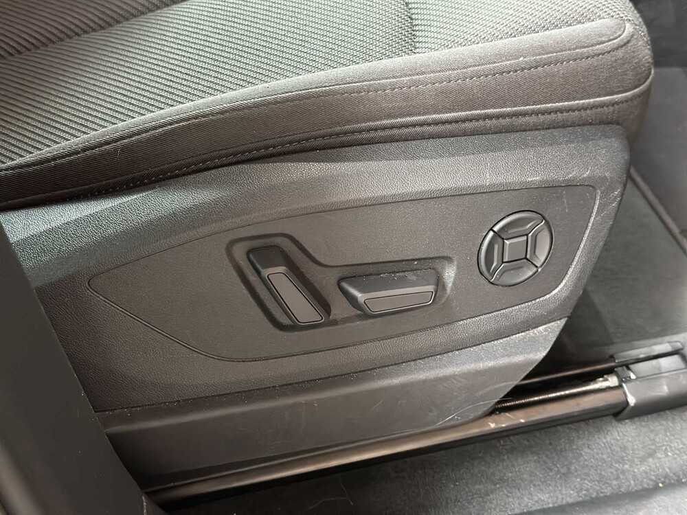 Audi E-tron 50 quattro Business edition 71 kWh 313pk 2020 (Origineel-NL+ 1e eigenaar), J-695-PX