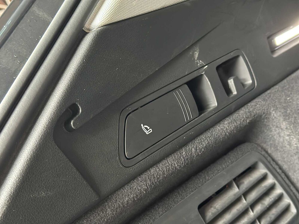 Audi E-tron 50 quattro Business edition 71 kWh 313pk 2020 (Origineel-NL+ 1e eigenaar), J-695-PX