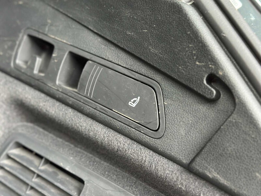 Audi E-tron 50 quattro Business edition 71 kWh 313pk 2020 (Origineel-NL+ 1e eigenaar), J-695-PX