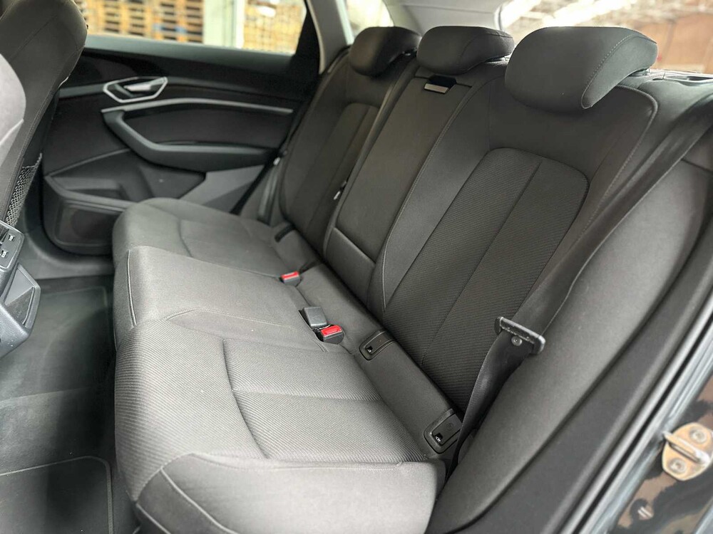 Audi E-tron 50 quattro Business edition 71 kWh 313pk 2020 (Origineel-NL+ 1e eigenaar), J-695-PX