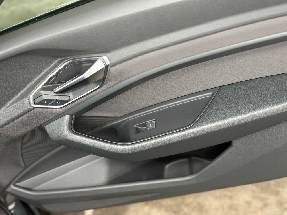 Audi E-tron 50 quattro Business edition 71 kWh 313pk 2020 (Origineel-NL+ 1e eigenaar), J-695-PX