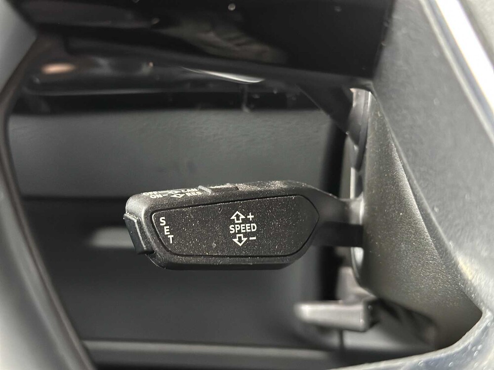 Audi E-tron 50 quattro Business edition 71 kWh 313pk 2020 (Origineel-NL+ 1e eigenaar), J-695-PX