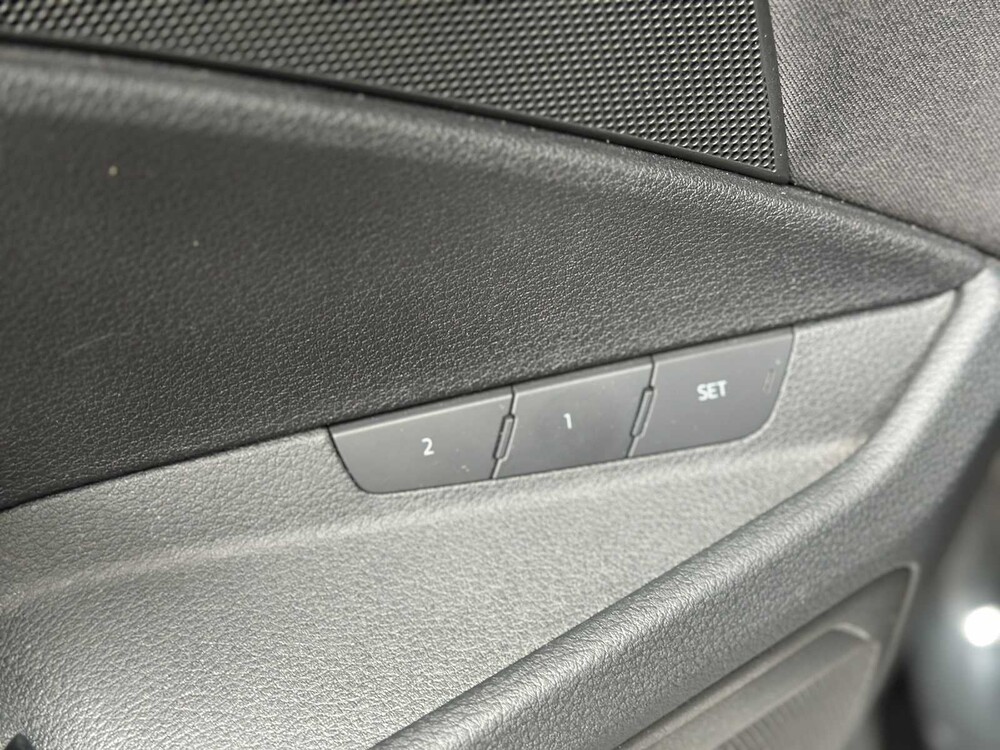 Audi E-tron 50 quattro Business edition 71 kWh 313pk 2020 (Origineel-NL+ 1e eigenaar), J-695-PX