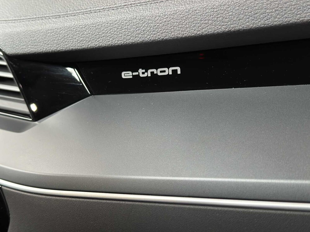 Audi E-tron 50 quattro Business edition 71 kWh 313pk 2020 (Origineel-NL+ 1e eigenaar), J-695-PX
