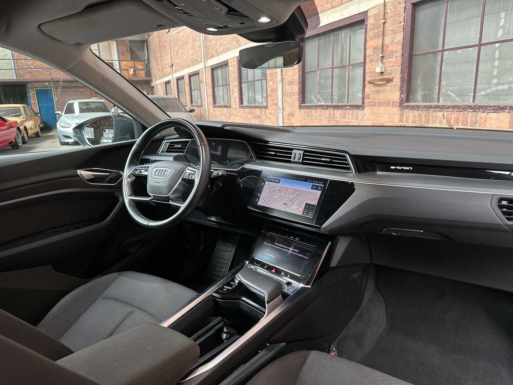 Audi E-tron 50 quattro Business edition 71 kWh 313pk 2020 (Origineel-NL+ 1e eigenaar), J-695-PX