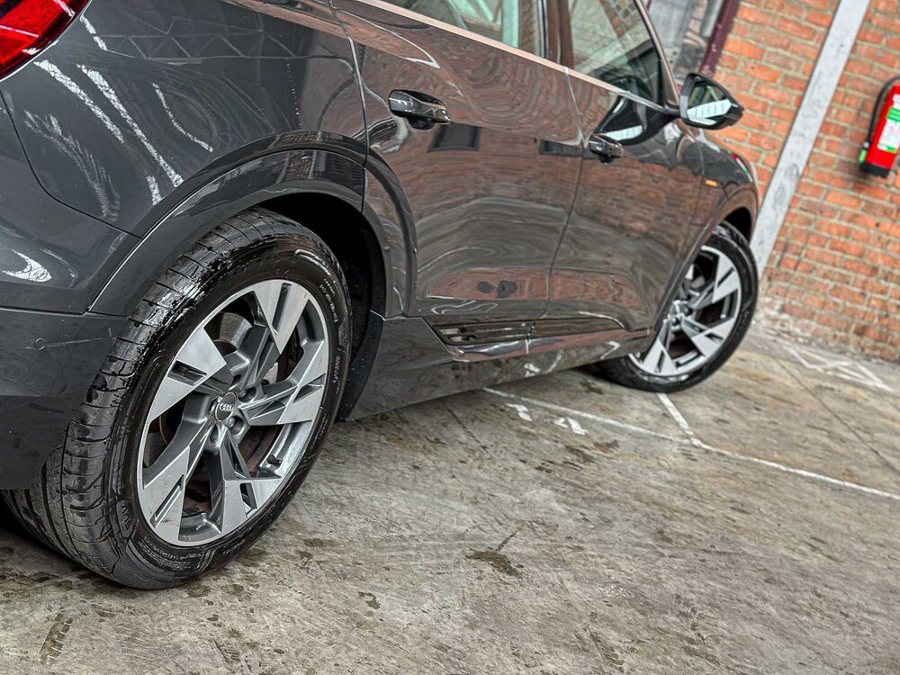 Audi E-tron 50 quattro Business edition 71 kWh 313pk 2020 (Origineel-NL+ 1e eigenaar), J-695-PX