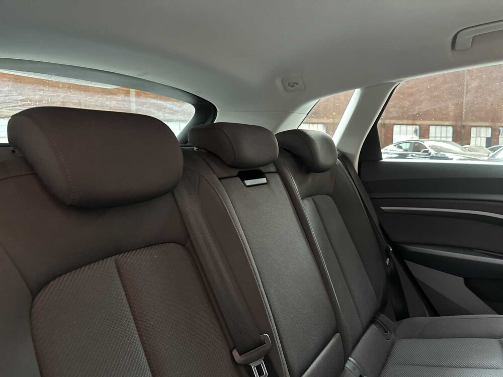 Audi E-tron 50 quattro Business edition 71 kWh 313pk 2020 (Origineel-NL+ 1e eigenaar), J-695-PX