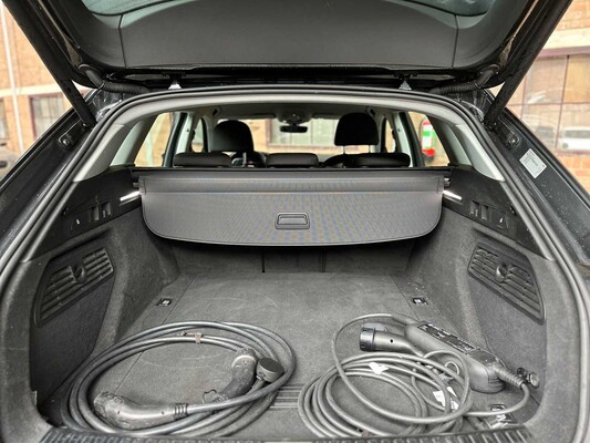 Audi E-tron 50 quattro Business edition 71 kWh 313pk 2020 (Origineel-NL+ 1e eigenaar), J-695-PX