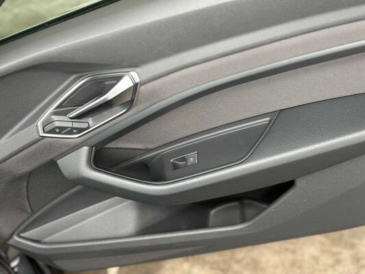 Audi E-tron 50 quattro Business edition 71 kWh 313pk 2020 (Origineel-NL+ 1e eigenaar), J-695-PX