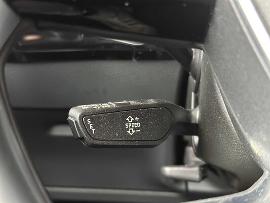 Audi E-tron 50 quattro Business edition 71 kWh 313pk 2020 (Origineel-NL+ 1e eigenaar), J-695-PX