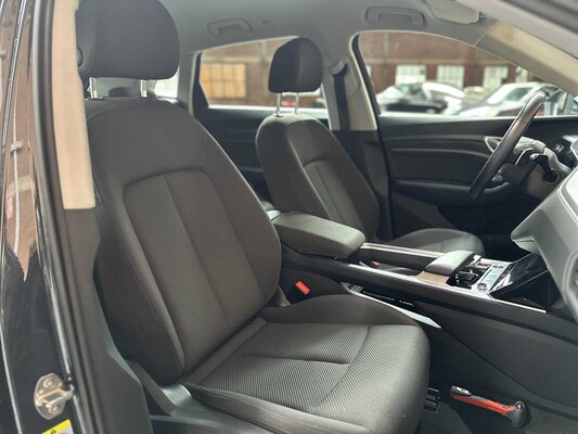 Audi E-tron 50 quattro Business edition 71 kWh 313pk 2020 (Origineel-NL+ 1e eigenaar), J-695-PX