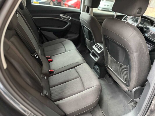 Audi E-tron 50 quattro Business edition 71 kWh 313pk 2020 (Origineel-NL+ 1e eigenaar), J-695-PX