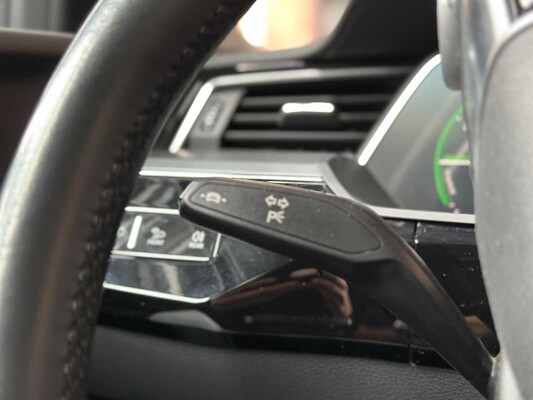 Audi E-tron 50 quattro Business edition 71 kWh 313pk 2020 (Origineel-NL+ 1e eigenaar), J-695-PX