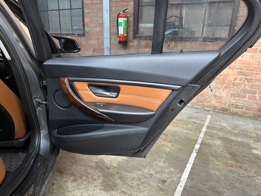 BMW 320i High Executive 184pk 2012 3-serie, 75-XGB-4