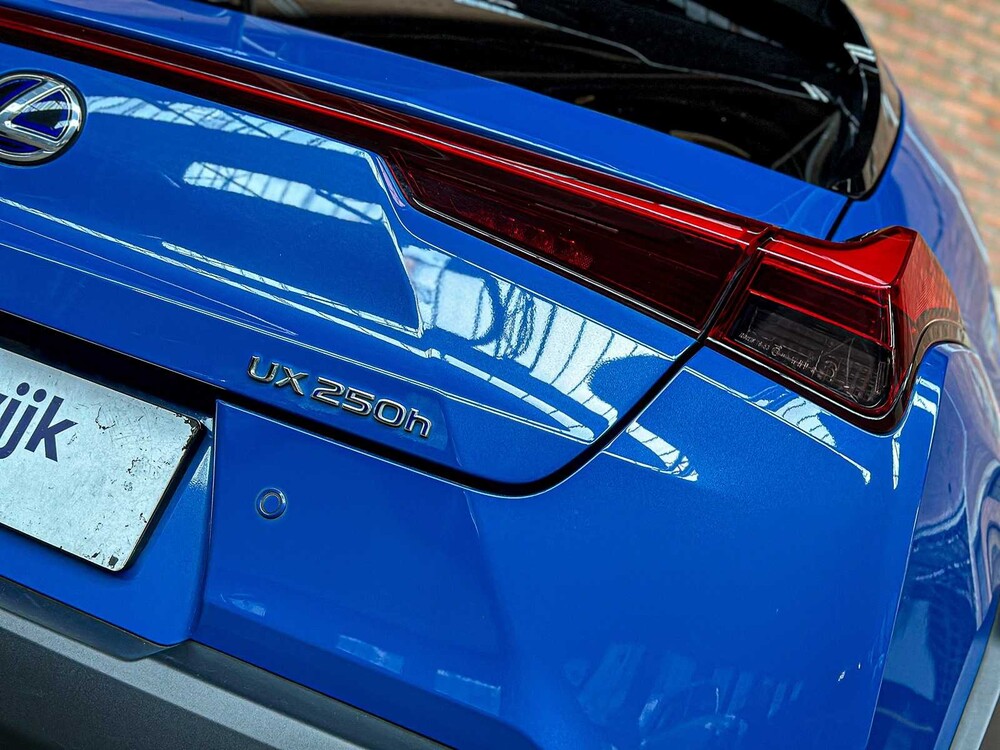 Lexus UX 250h Preference Line 184pk 2021, N-884-HP