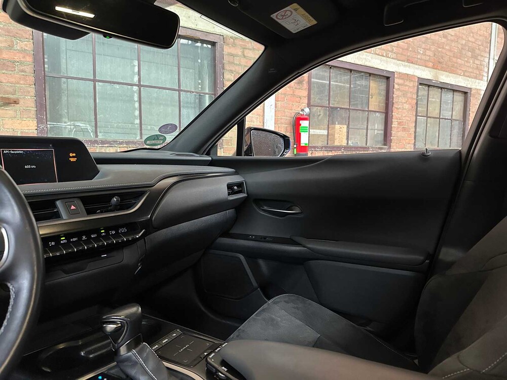 Lexus UX 250h Preference Line 184pk 2021, N-884-HP