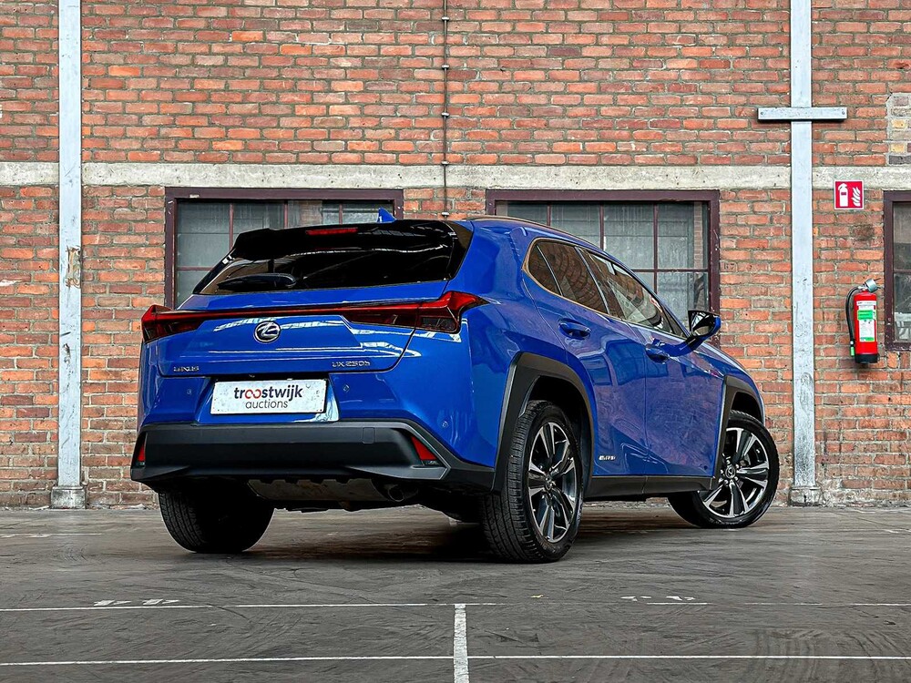 Lexus UX 250h Preference Line 184pk 2021, N-884-HP