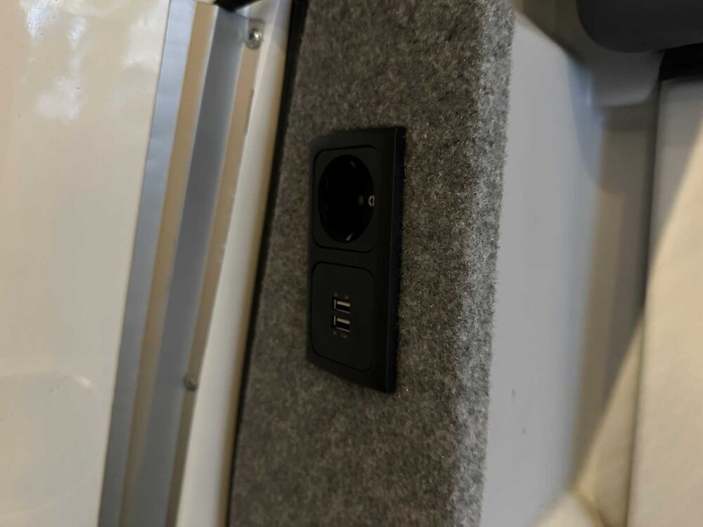 Volvo V70 Nilsson Kampeerauto -Ambulance- AWD 285pk 2013 Camper, N-746-XV